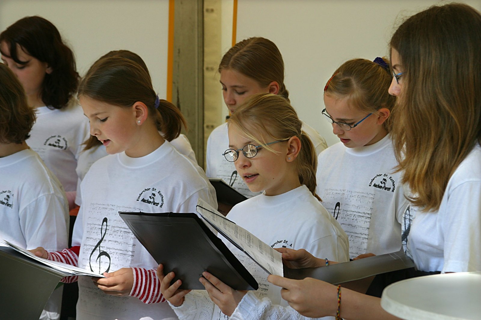 Bild_Kinderchor (c) Bild: Klaus Herzog In: Pfarrbriefservice.de